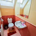 פארק נופש Geyserpark Village 3*