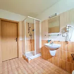 Geyserpark Village פארק נופש 3*